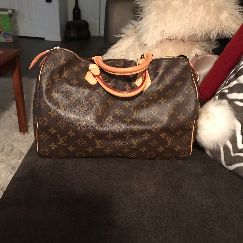 Louis Vuitton Speedy 35